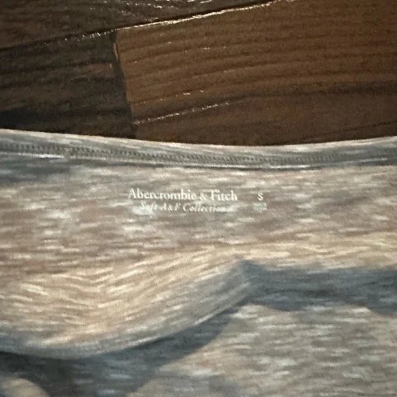 Abercrombie Crop Halter - Picture 6 of 7